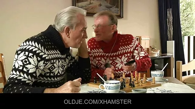 CastingCouch geile oma fickt den enkel X Amateur ersten fick auf film mit agent