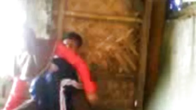 Amateur dude Larry kämpft darum, seinen Schwanz sex foto oma hart zu halten