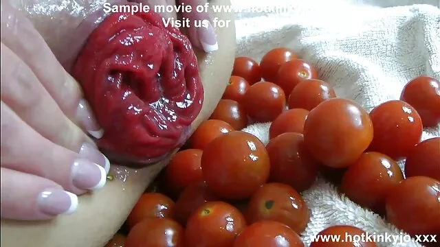 Ziemlich Redhead Teen Hat Ihren Mund Gefüllt und Pussy Gebohrt not geile oma