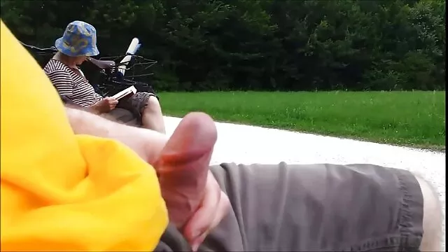 Devot twink Avery Monroe anal gefickt und oma sex mit jungen Wachs gequält