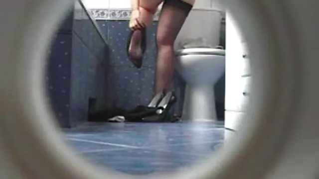 Brunette oma norma pics cutie genießt Reiten lange pulsierende Welle