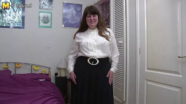 Trailer alte oma anal sex trash Seg wird von Joe abgesaugt