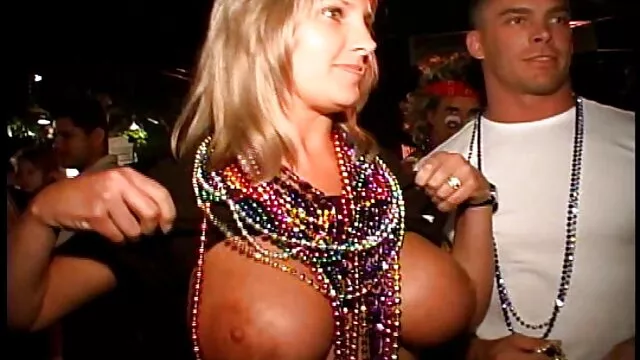 Leeanna Herz nimmt einen Schwanz in Ihre oma gratis sex Reife Fotze