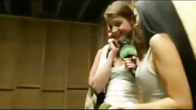 Sexy Rina Wakamiya oma und opa vögeln von hinten gefickt