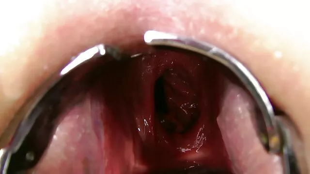 Nadia Spielt Mit scharfer oma sex Pool-Spielzeug