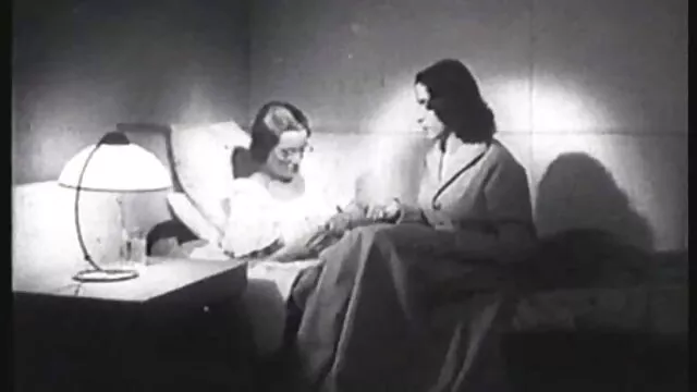 Hung TS Schulmädchen Barebacked in Engen Loch harter sex mit oma